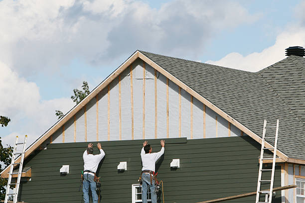 Professional Siding Installation technician working in New Albany, OH
